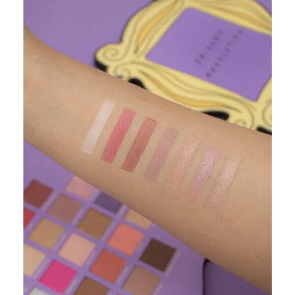 REVOLUTION Friends X Makeup Revolution Open The Door Eyeshadow Palette NIB - Picture 7 of 10